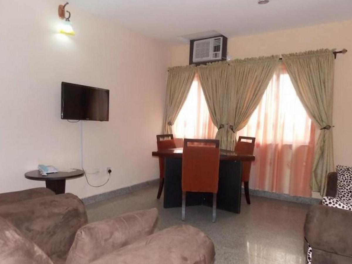 Room In Lodge - Ambience Hotels Abujahome For Leisure And Business Travellers 外观 照片