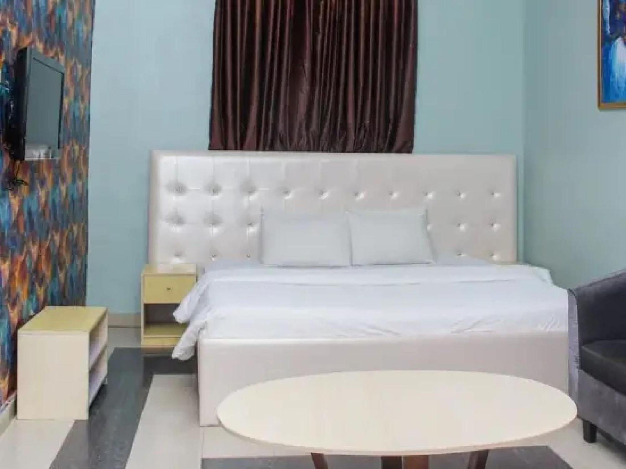 Room In Lodge - Ambience Hotels Abujahome For Leisure And Business Travellers 外观 照片